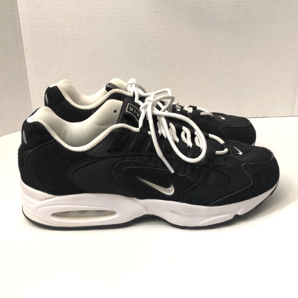 air max triax le on feet